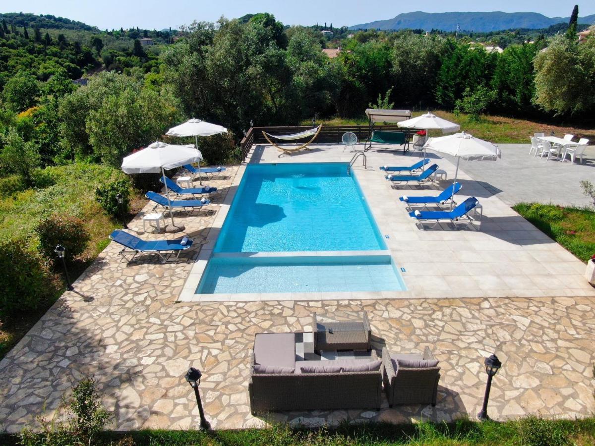 Villa Jazz Rock With Large Private Pool Гувія Екстер'єр фото