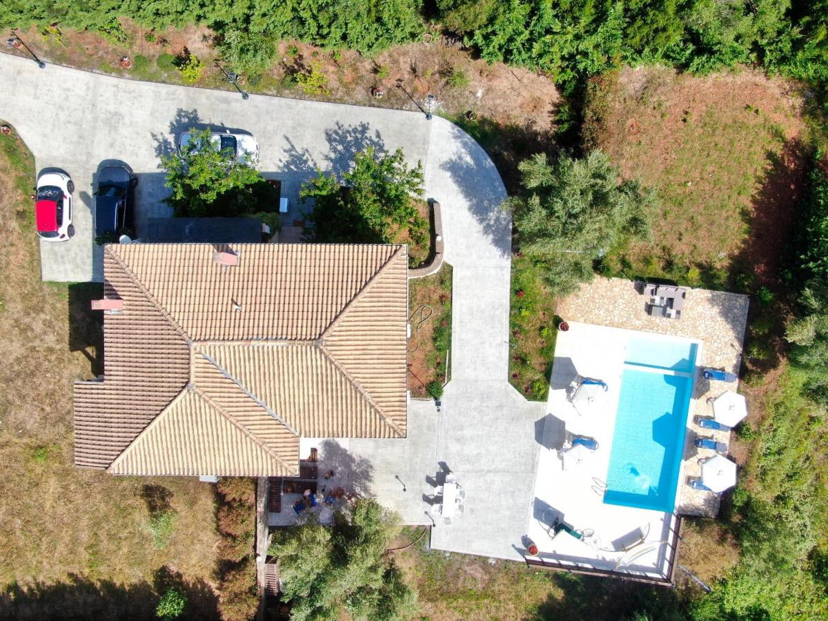 Villa Jazz Rock With Large Private Pool Гувія Екстер'єр фото