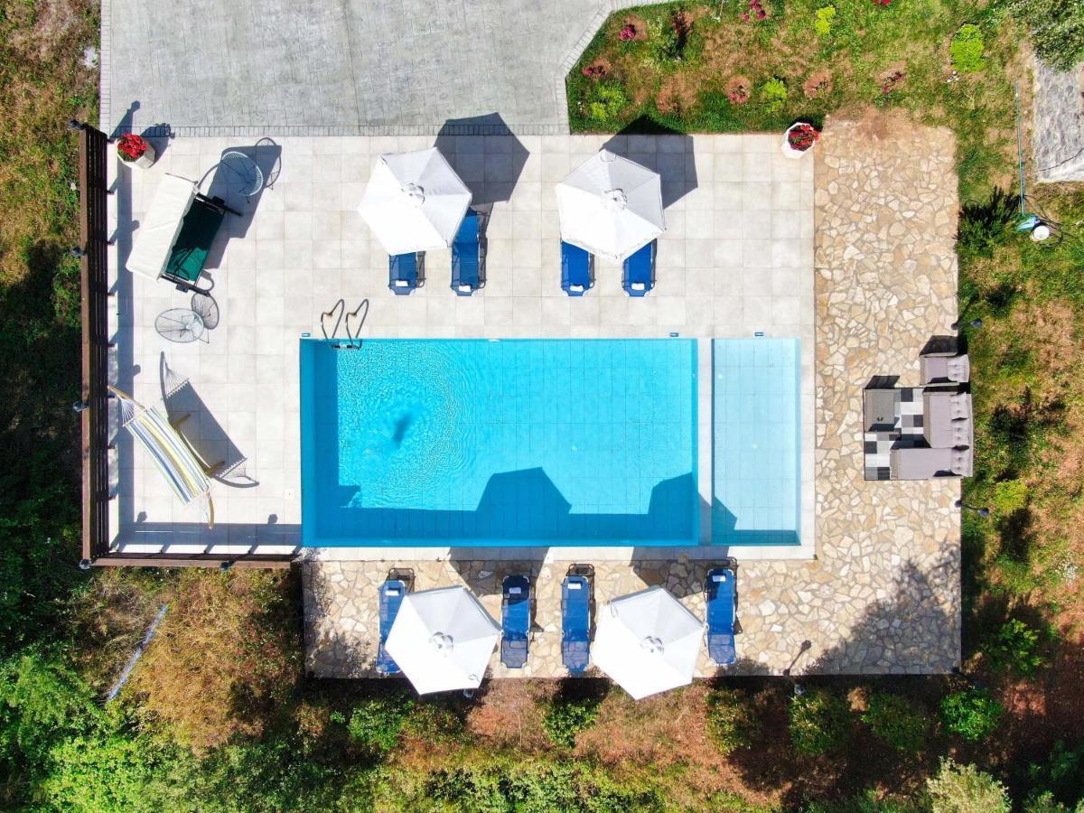 Villa Jazz Rock With Large Private Pool Гувія Екстер'єр фото