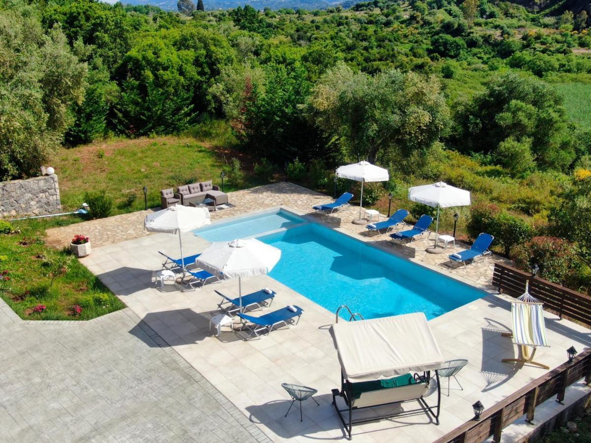 Villa Jazz Rock With Large Private Pool Гувія Екстер'єр фото